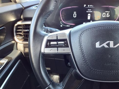 Used 2024 Kia Telluride S image 16