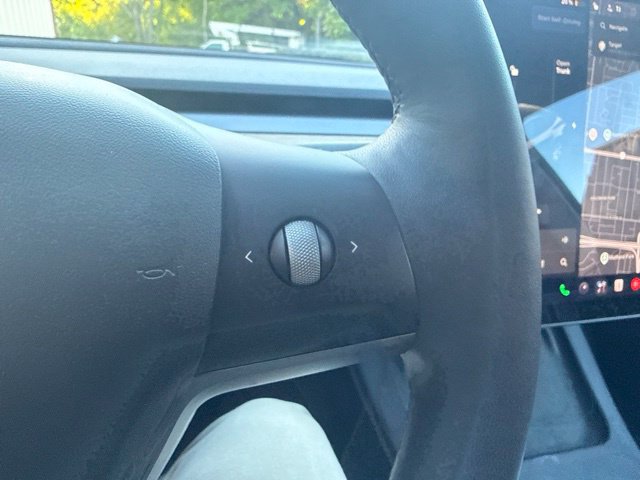 Used 2021 Tesla Model Y Long Range AWD/4WD image 27