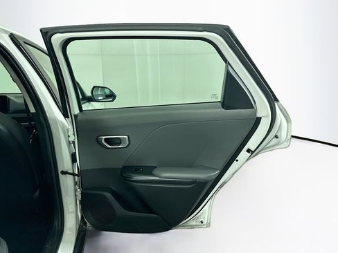 Used 2025 Kia K4 LXS image 27