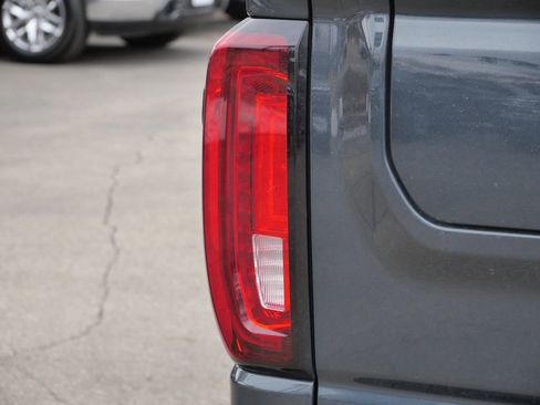 Used 2021 GMC Sierra 1500 Denali w/ Denali Ultimate Package image 9