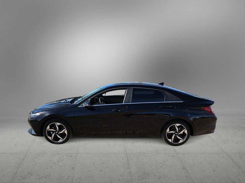 Certified 2022 Hyundai Elantra Limited w/ Cargo Package image 5