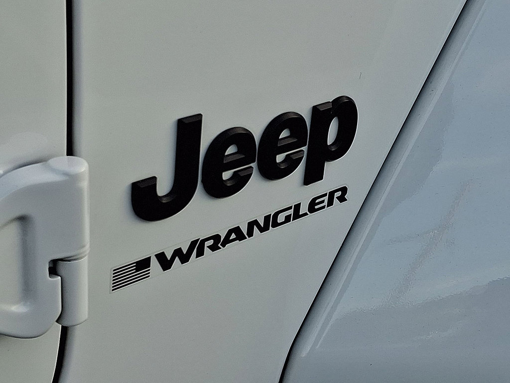 Used 2026 Jeep Wrangler Unlimited Sahara AWD/4WD image 30