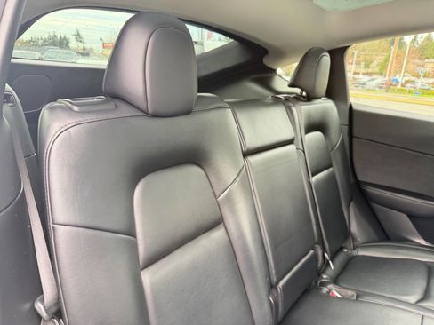 Used 2021 Tesla Model Y Long Range image 20