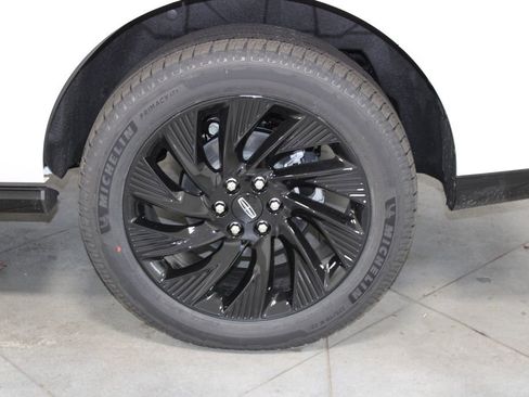 New 2025 Lincoln Navigator Reserve w/ Jet Appearance Package image 21