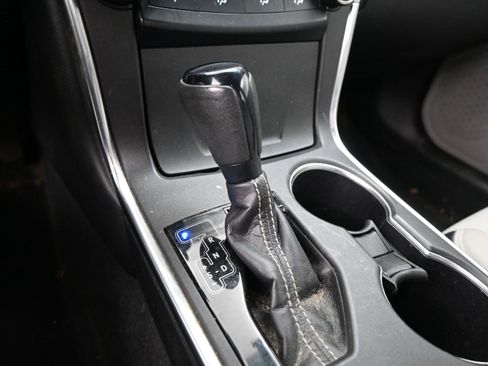 Used 2017 Toyota Camry SE image 14