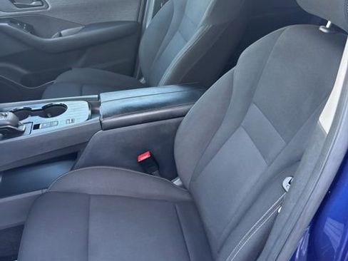 Used 2023 Nissan Rogue S image 22