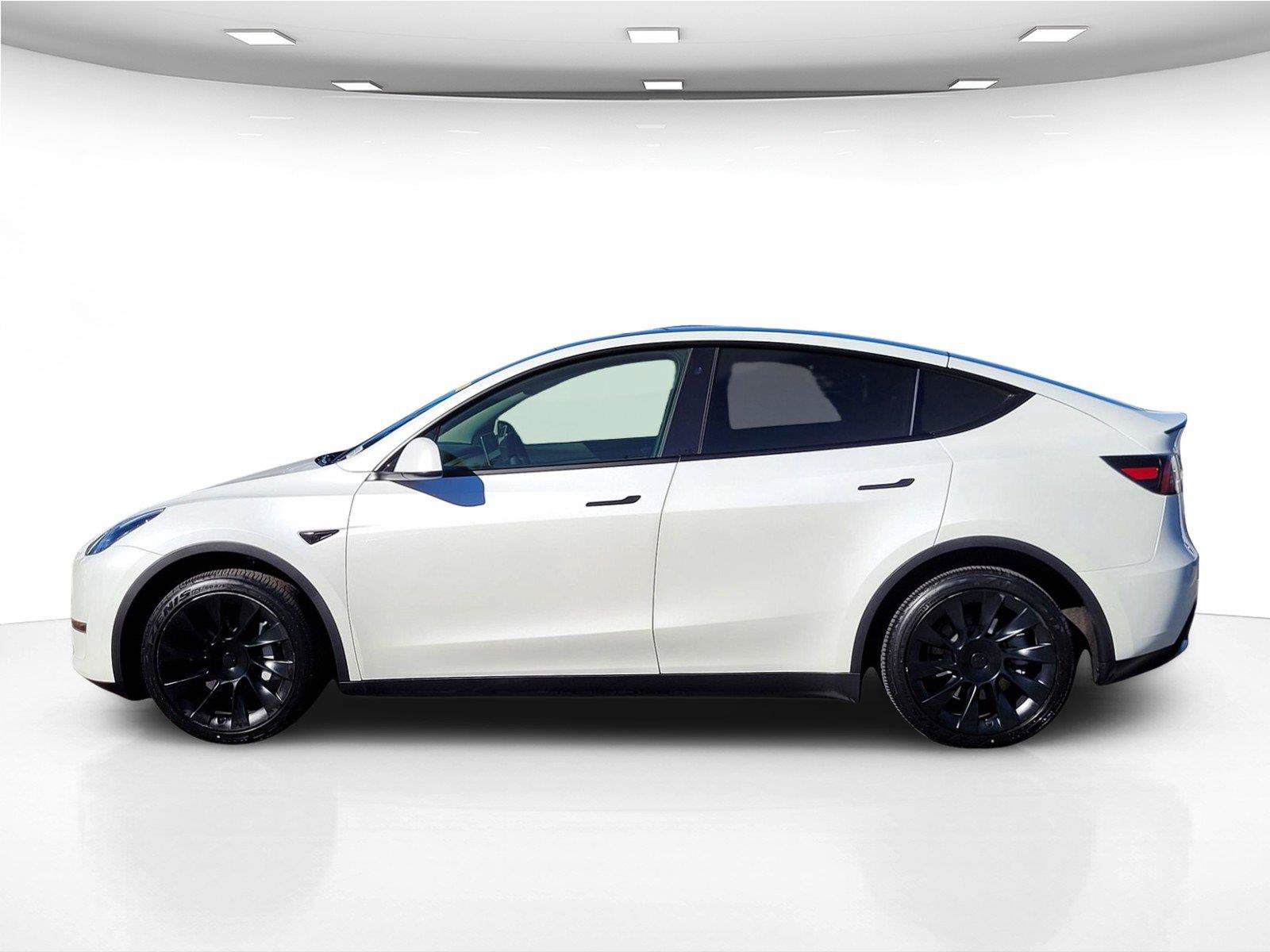 Used 2022 Tesla Model Y Long Range AWD/4WD image 9