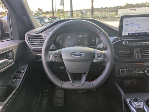 Used 2025 Ford Escape ST-Line image 18