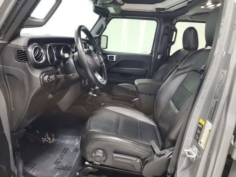 Used 2022 Jeep Wrangler Unlimited Sahara AWD/4WD image 21