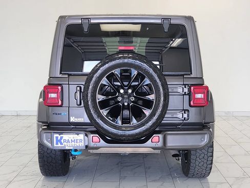 Used 2021 Jeep Wrangler Unlimited Sahara AWD/4WD image 6