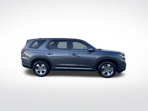 Used 2025 Honda Pilot EX-L image 5