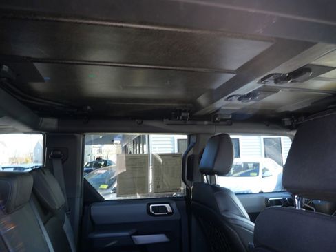 Used 2022 Ford Bronco Black Diamond w/ Sasquatch Package image 27