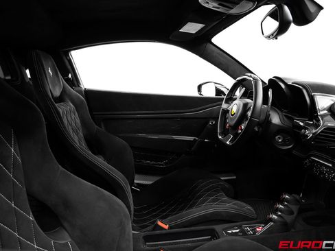 Used 2015 Ferrari 458 Speciale Coupe RWD image 44