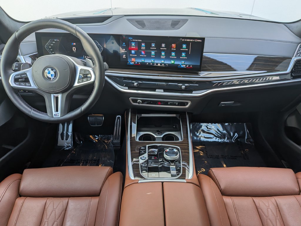 Used 2025 BMW X7 M60i AWD/4WD image 18