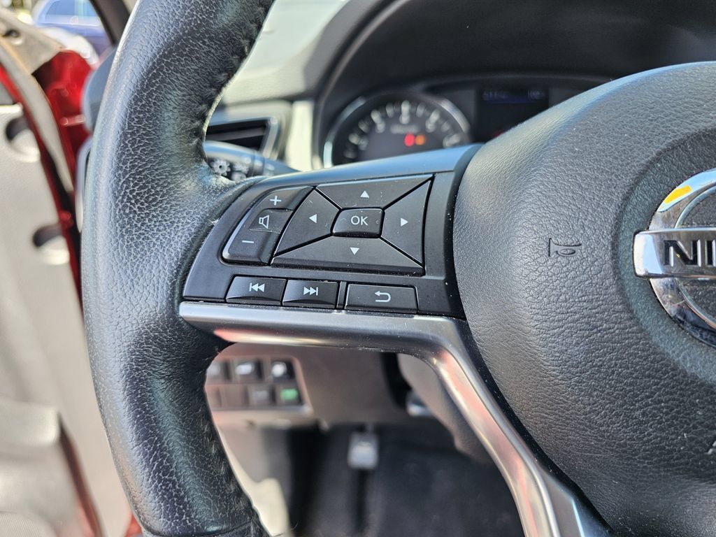 Used 2019 Nissan Rogue SV FWD image 25