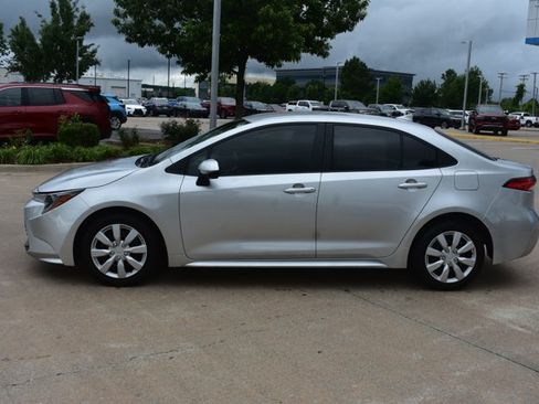 Used 2024 Toyota Corolla LE FWD image 9