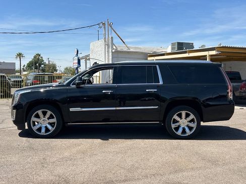Used 2017 Cadillac Escalade ESV Premium Luxury RWD image 6