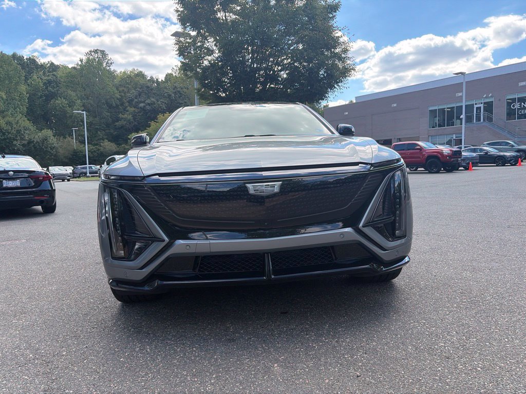 Used 2026 Cadillac Lyriq V AWD/4WD image 2