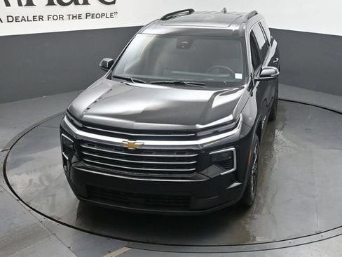 New 2027 Chevrolet Traverse LT w/ Sun and Wheel Package FWD image 25