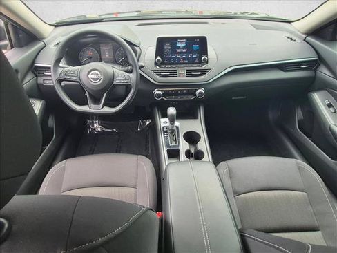 Certified 2025 Nissan Altima 2.5 S FWD image 16