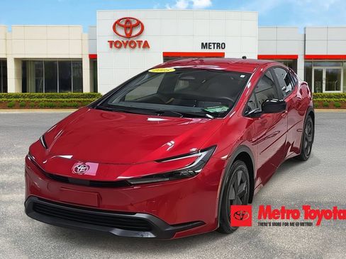 Used 2026 Toyota Prius LE image 1