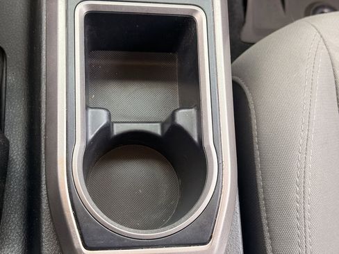 Used 2020 Toyota Tacoma SR5 AWD/4WD image 26