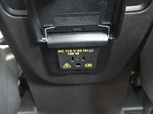 Used 2017 Ford C-MAX SE w/ Equipment Group 201A FWD image 19