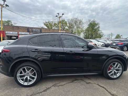 Used 2018 Alfa Romeo Stelvio Ti Sport AWD/4WD image 4