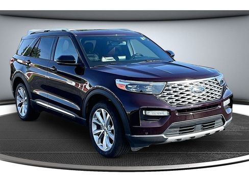 Used 2022 Ford Explorer Platinum w/ Equipment Group 601A AWD/4WD image 2