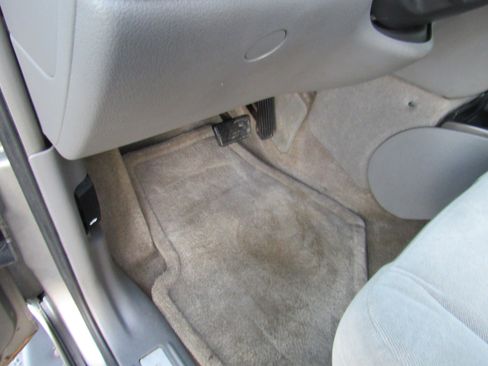 Used 2006 GMC Envoy XL SLE image 25