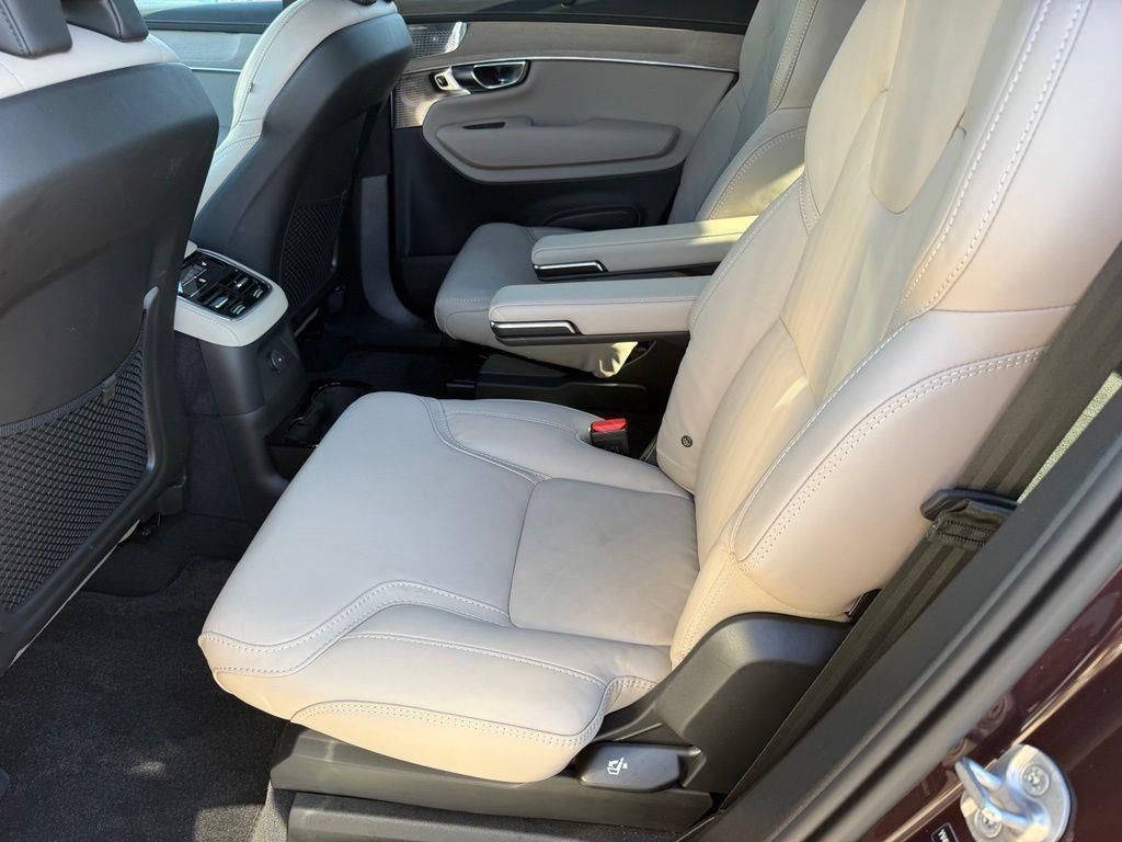 Used 2025 Volvo XC90 T8 Ultra w/ Lounge Package AWD/4WD image 11