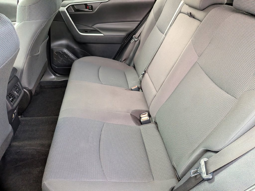 Used 2023 Toyota RAV4 LE AWD/4WD image 28