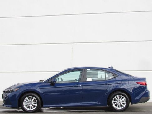 New 2025 Toyota Camry LE w/ Convenience Package AWD/4WD image 4