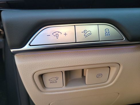 Used 2025 Genesis GV80 2.5T Advanced image 32