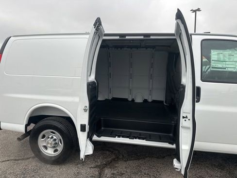 New 2025 Chevrolet Express 2500 w/ Safety Package image 24