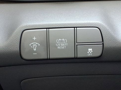 Certified 2025 Hyundai Elantra Blue w/ Cargo Package image 25