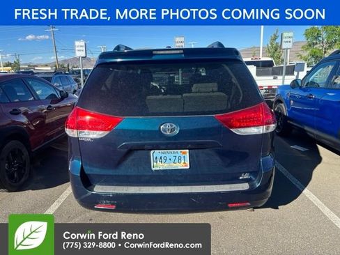 Used 2012 Toyota Sienna LE w/ Towing Pkg AWD/4WD image 5