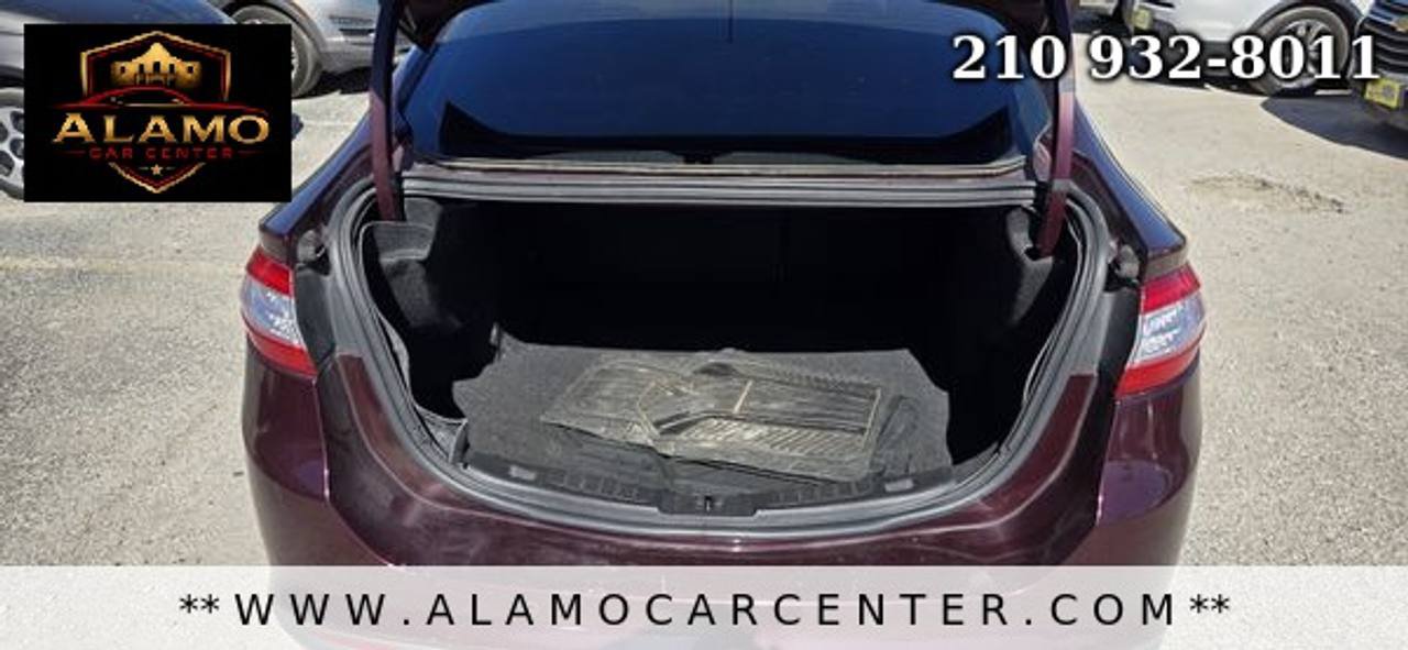 Used 2013 Ford Fusion SE FWD image 25
