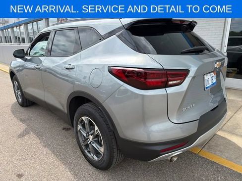 Used 2025 Chevrolet Blazer LT w/ Convenience Package FWD image 6