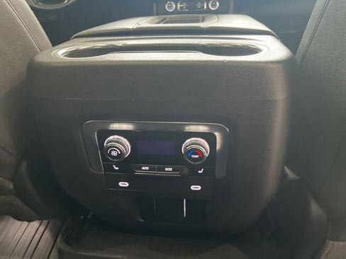 Used 2024 GMC Yukon AT4 w/ AT4 Premium Package AWD/4WD image 41