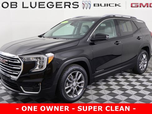Certified 2024 GMC Terrain SLT image 3