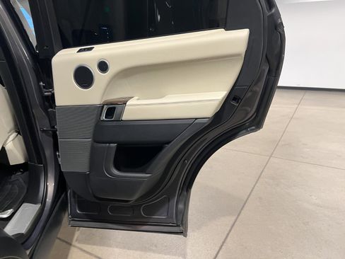 Used 2016 Land Rover Range Rover Sport Supercharged image 38
