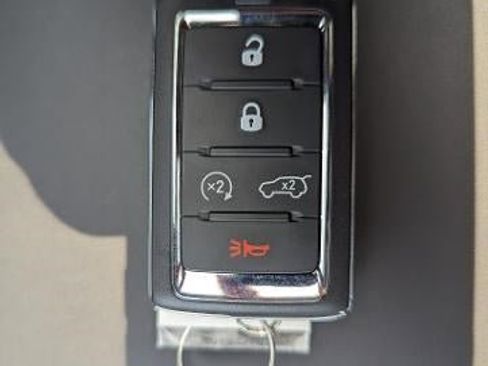 Used 2022 Jeep Grand Cherokee Overland image 24