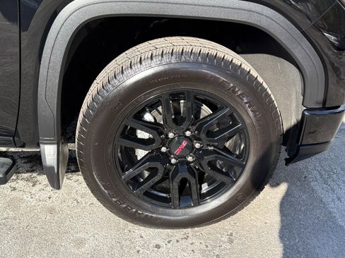 Used 2025 GMC Sierra 1500 Elevation w/ Preferred Package image 12