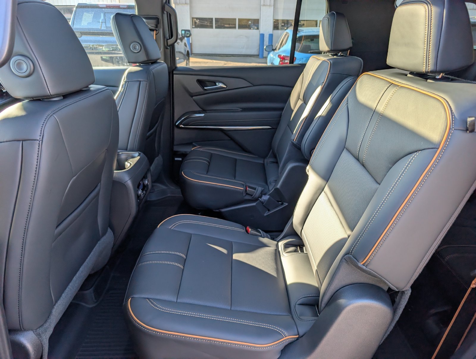 New 2027 Chevrolet Traverse High Country w/ LPO, Floor Liner Package AWD/4WD image 14