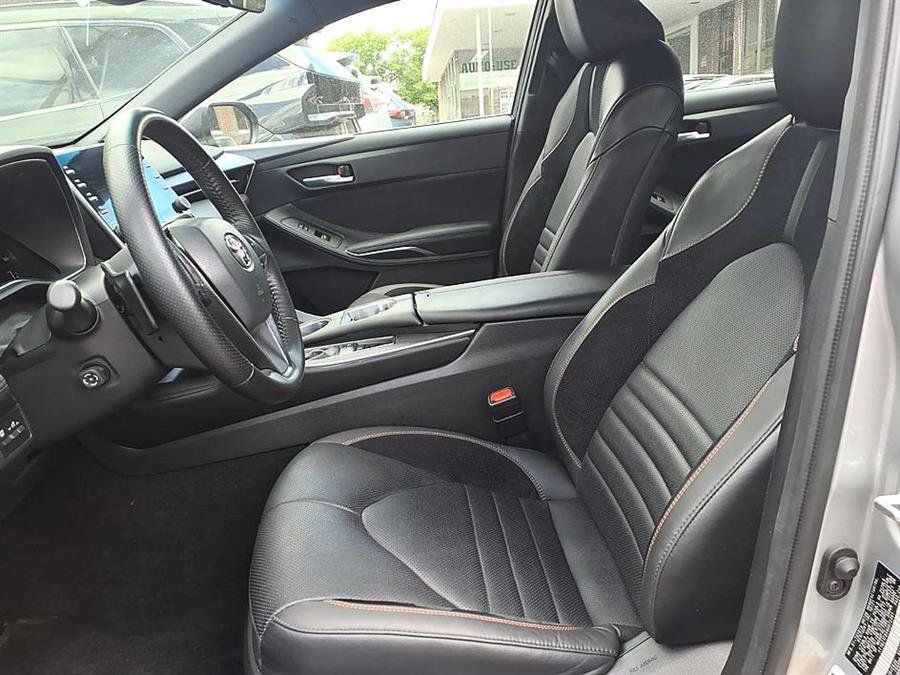 Used 2022 Toyota Avalon Touring FWD image 19