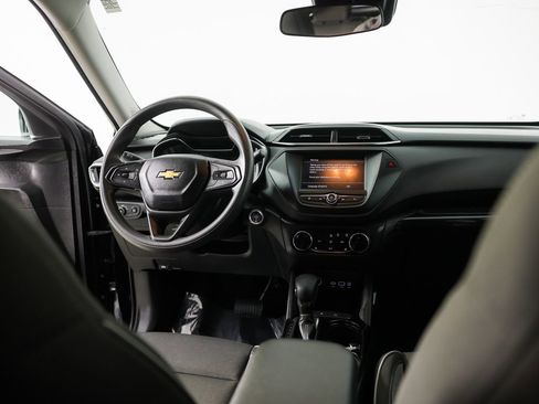 Used 2021 Chevrolet TrailBlazer LT FWD image 18