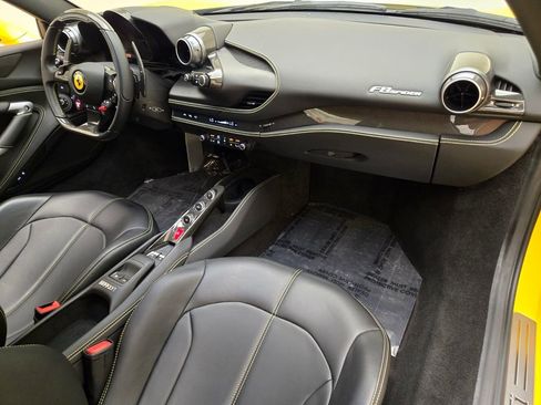 Used 2021 Ferrari F8 Tributo image 32