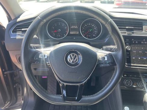 Used 2021 Volkswagen Tiguan SE image 11