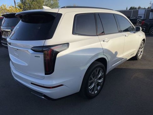 Used 2020 Cadillac XT6 Sport image 3